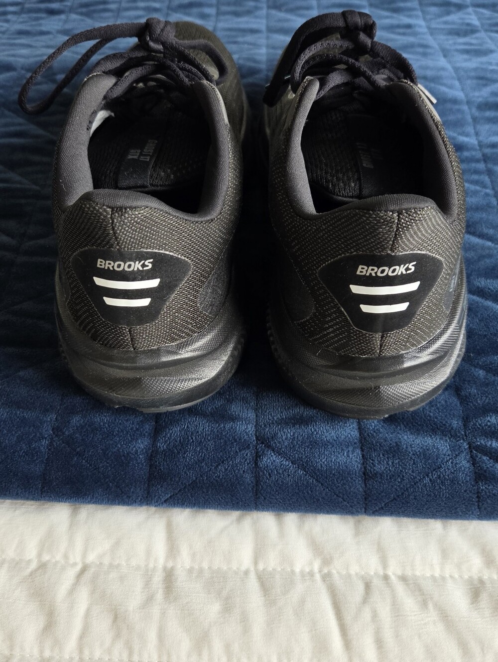 Brooks Womens  Black Ghost 17 GTX - Picture 4 of 8